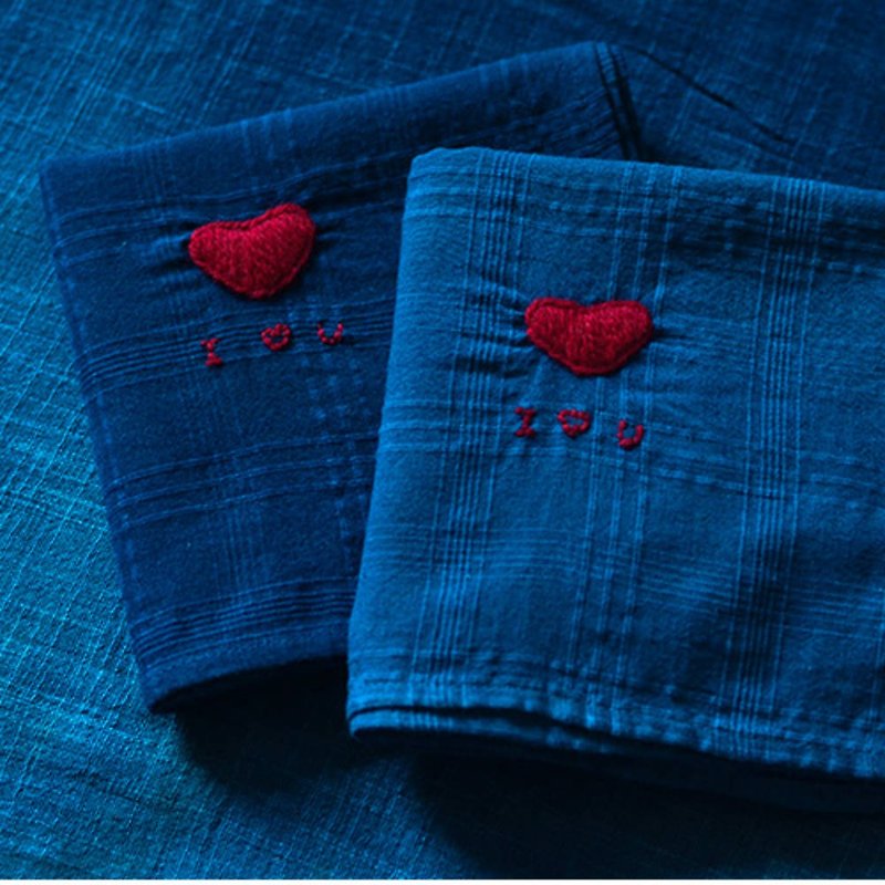 長情的告白|各種藍 天然植物古法藍染 刺繡愛心禮物小方巾手帕 - 其他 - 棉．麻 藍色