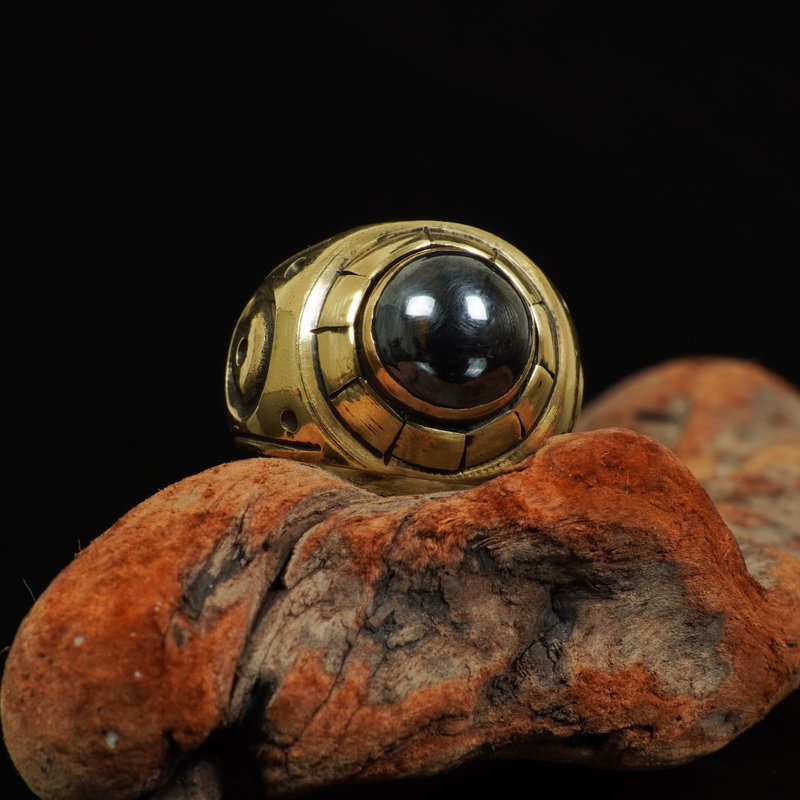 Myanmar Buddhist temple pagoda. Black Dalon mantra bead ring - carnelian sun plate beads from West Asia - แหวนทั่วไป - โลหะ 