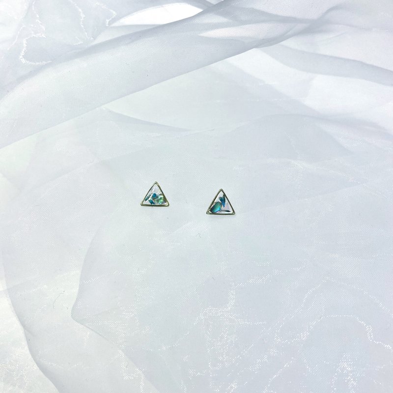 乾燥花三角形耳釘 手作耳環 - 耳環/耳夾/耳骨夾 - 樹脂 