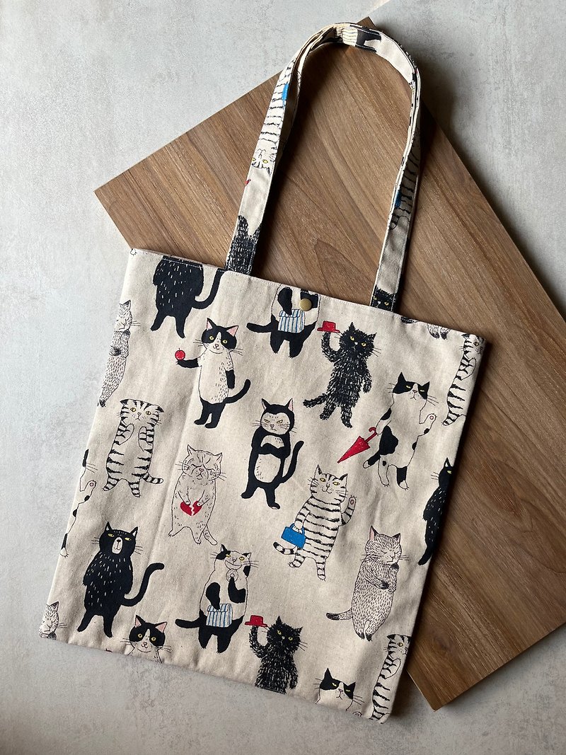 Japanese cute style cat shoulder bag with large capacity - กระเป๋าถือ - ผ้าฝ้าย/ผ้าลินิน 
