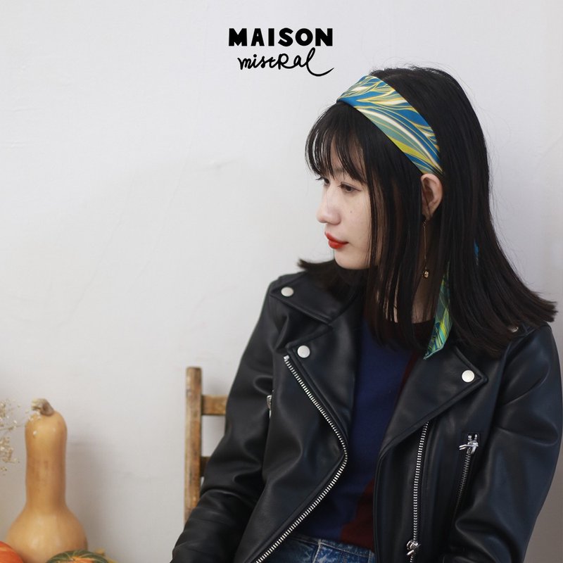 Maison Mistral 藝術家原創插畫海洋系列  藍綠水母絲巾真絲方巾 - 絲巾 - 絲．絹 藍色