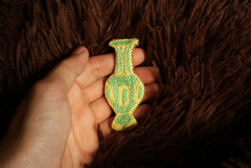 Daily Objects 005 / Embroidery Pin / Mysterious Vase - Brooches - Thread Yellow