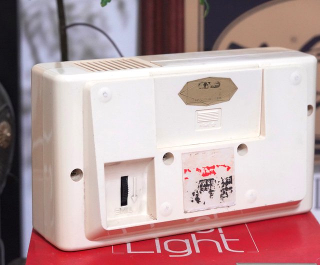 日本 昭和セイコー パタパタ時計 QN407 白 目覚まし時計 置き時計