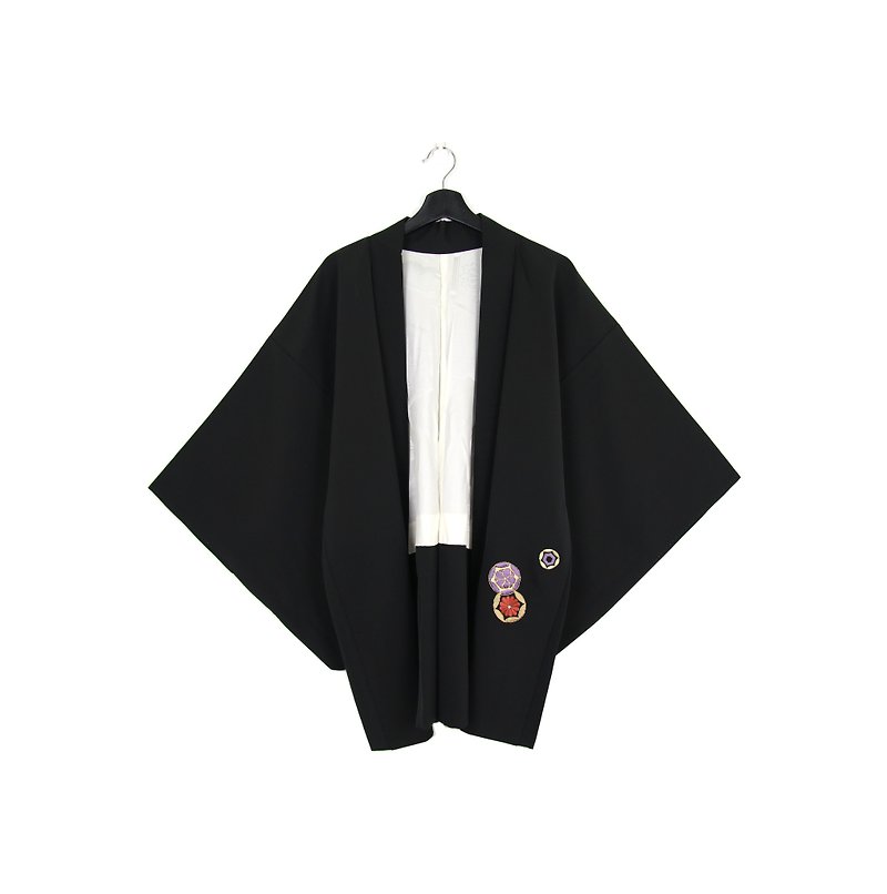 Back to Green :: Japan Back Kimono Woori Embroidery Circle Sugar // Unisex / Vintage kimono (KI-145) - เสื้อแจ็คเก็ต - ผ้าไหม 