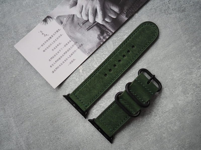 Pure handmade cowhide matte dark green Apple Watch strap color and style can be customized lettering - สายนาฬิกา - หนังแท้ สีเขียว