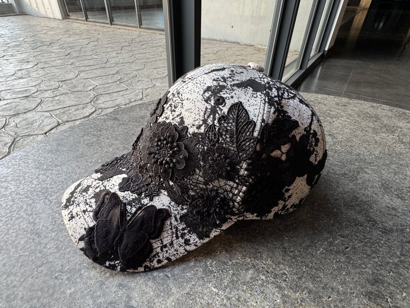 黑蝶蕾絲刺繡棒球帽 - 帽子 - 聚酯纖維 灰色