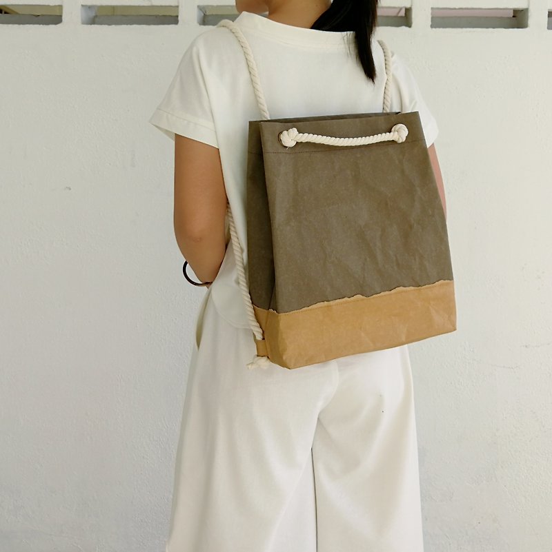 Washed kraft paper dual-use bag back / oblique back - กระเป๋าเป้สะพายหลัง - กระดาษ 