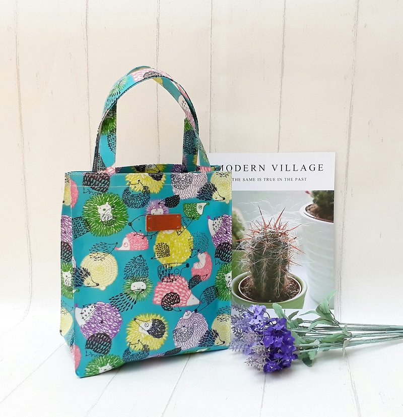 [Waterproof shopping bag] Hedgehog <Japanese and Korean waterproof fabrics> - กระเป๋าถือ - วัสดุกันนำ้ สีเขียว