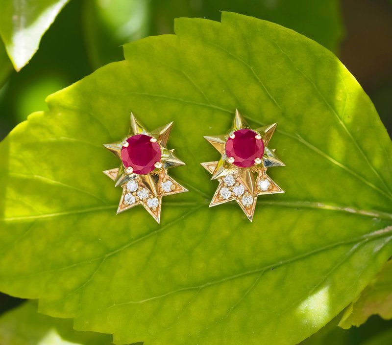 14k gold earrings studs with rubies and diamonds - 耳環/耳夾/耳骨夾 - 貴金屬 橘色