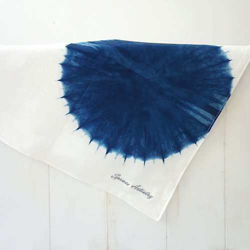 Spruce Artistry S.A x Cell/ Iceberg 藍染細胞|冰山幾何圖案刺繡logo桌巾