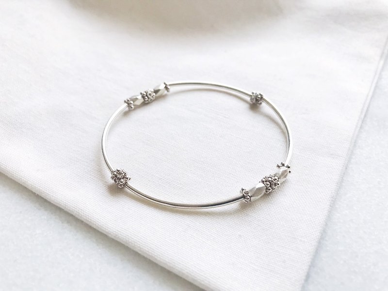 ::Bend silver:: Highlight lace flower cut silver ore symmetrical bracelet - Bracelets - Sterling Silver 