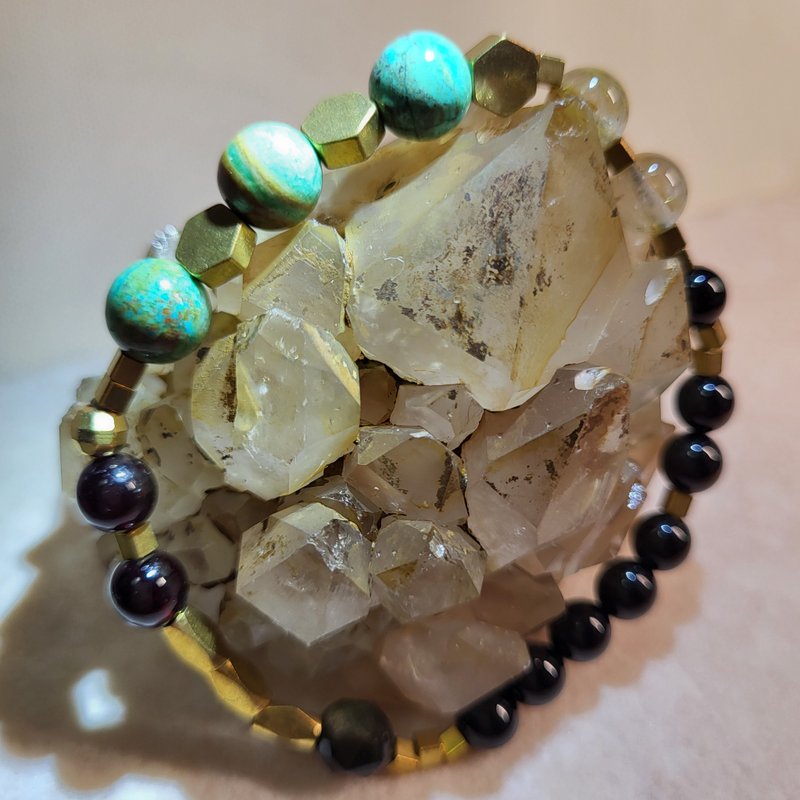 •Courage brought from the forests of South America•Crystal Bronze bracelet - Bracelets - Crystal Green