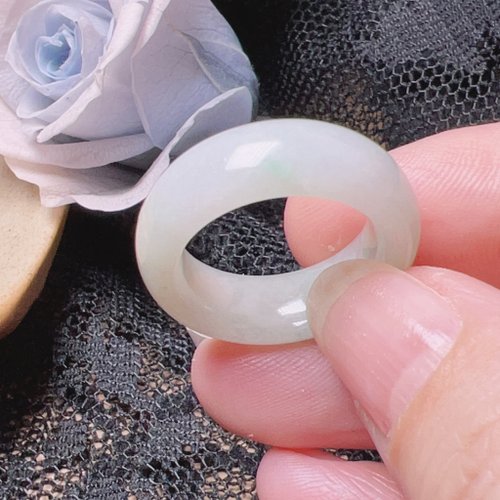 瓔珞珠寶盒 E.L.Jewelry Box 飄綠花翡翠戒指戒圈 | 國際12圍 | 天然緬甸玉翡翠A貨 | 送禮