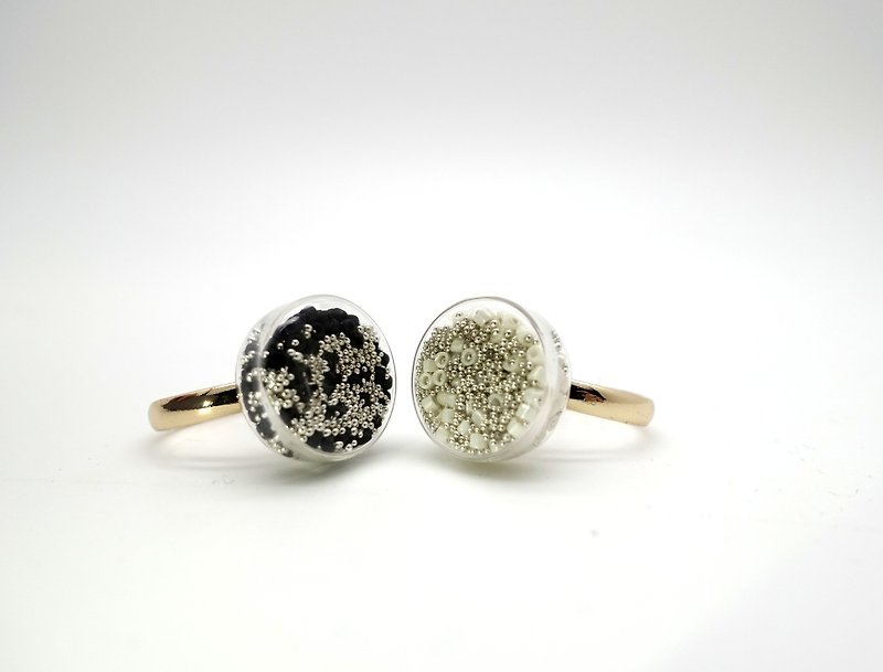 Simple black and white line glass beads Ring Ring - General Rings - Glass Silver