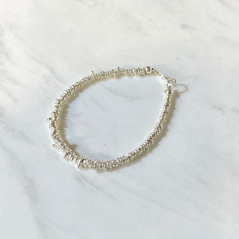 Hand polished purity 980 irregular water drop bracelet - Bracelets - Silver Silver