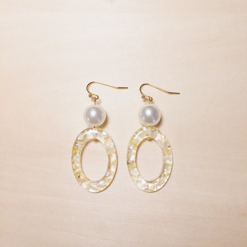 復古黃碎貝殼橢圓珍珠耳環 - 耳環/耳夾/耳骨夾 - 樹脂 黃色