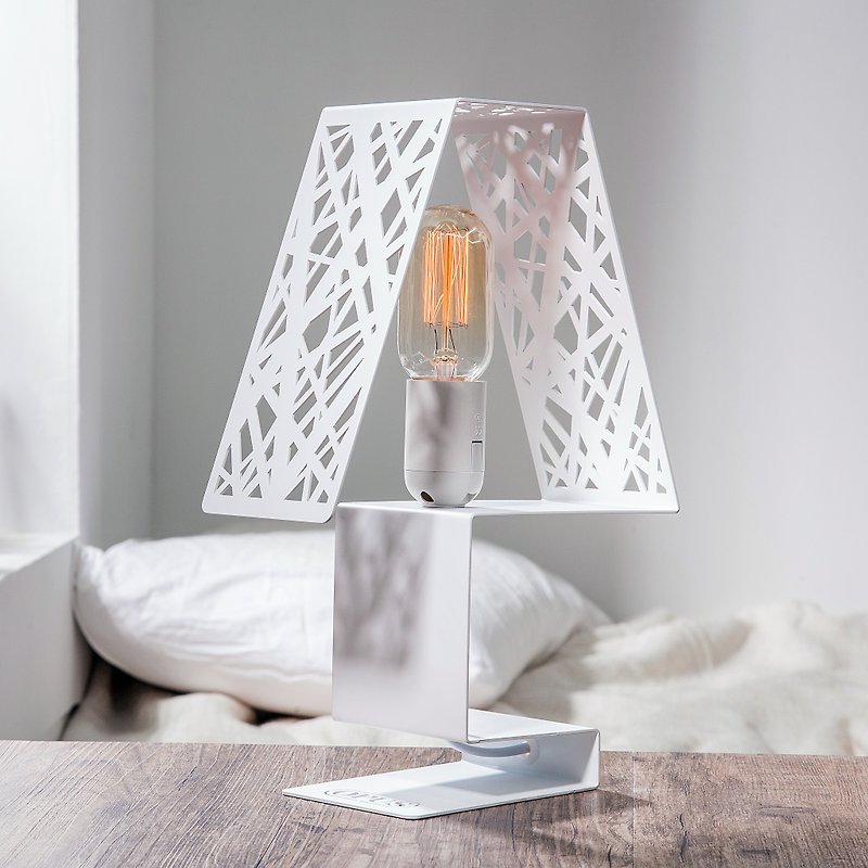 【OPUS Metalart】European Chic Metal Iron Lamp / Modern Contemporary Table Ligh - โคมไฟ - โลหะ ขาว