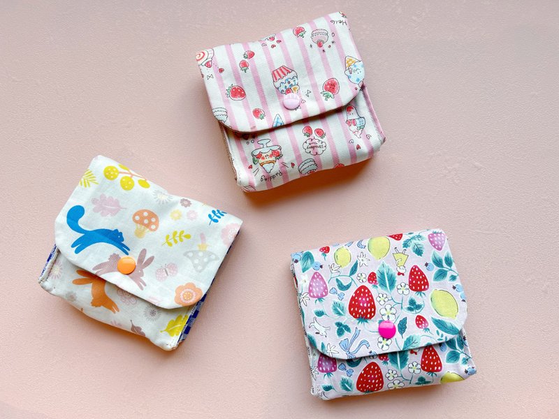 [Spot] Toast Small Square Lid Bag Storage Bag - กระเป๋าเครื่องสำอาง - ผ้าฝ้าย/ผ้าลินิน 