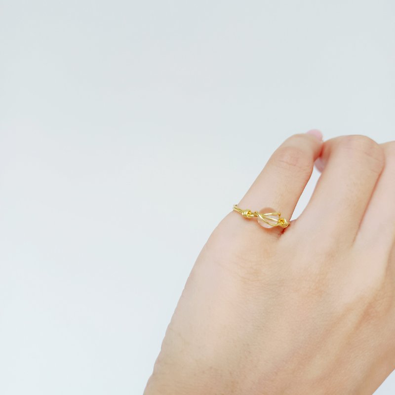 [White crystal ring] handmade ring/hand winding technology/customizable ring circumference/super clear white crystal - สร้อยข้อมือ - คริสตัล ขาว
