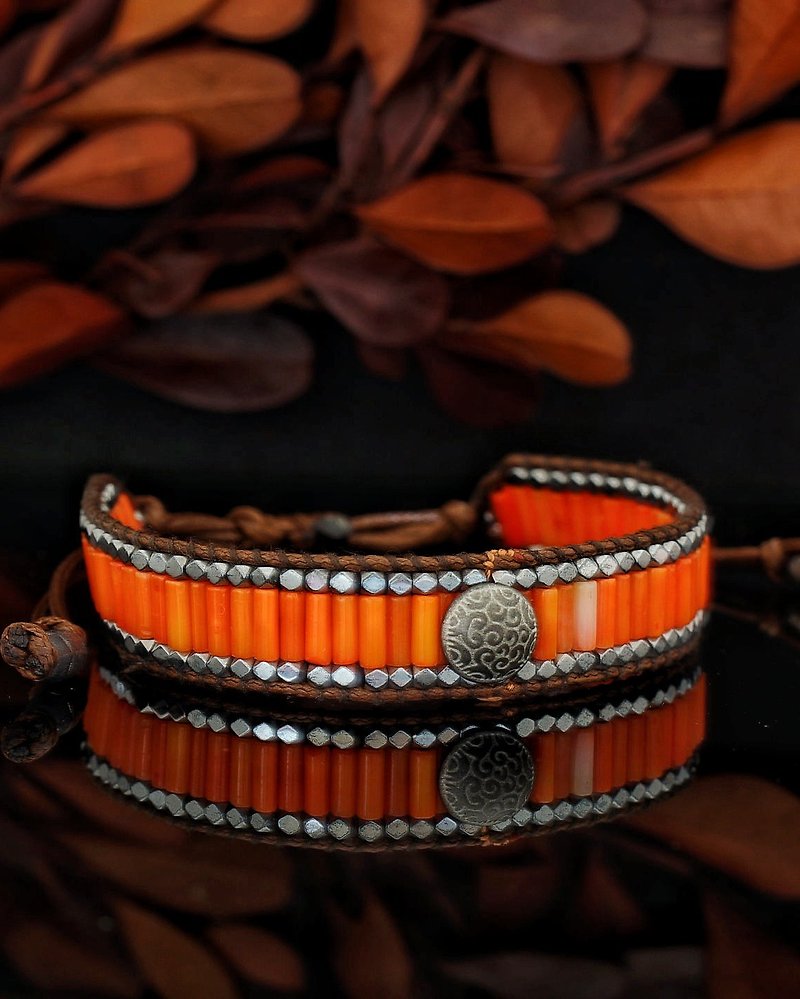 ヘマタイト石ドローストリングハンドとチェーンが付いたオレンジの海の竹珊瑚の小さなバイアル - ブレスレット - 半貴石 