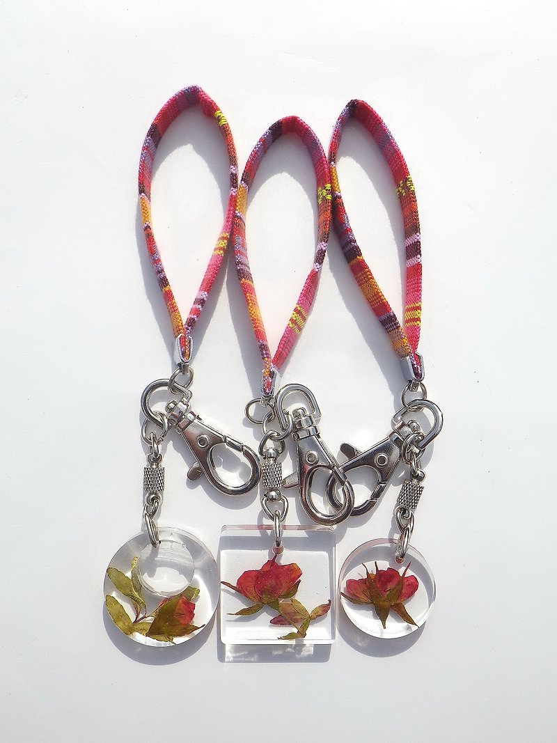 Anny's workshop手作押花飾品，玫瑰花鑰匙圈，是鑰匙圈也是吊飾 - 鑰匙圈/鎖匙扣 - 其他材質 