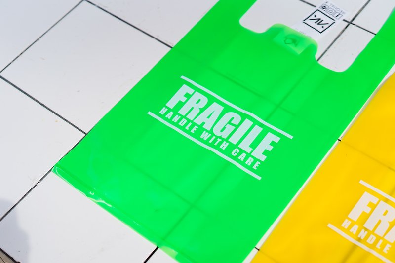 Plastic Bag / Fragile handle with care / Green - อื่นๆ - พลาสติก สีเขียว