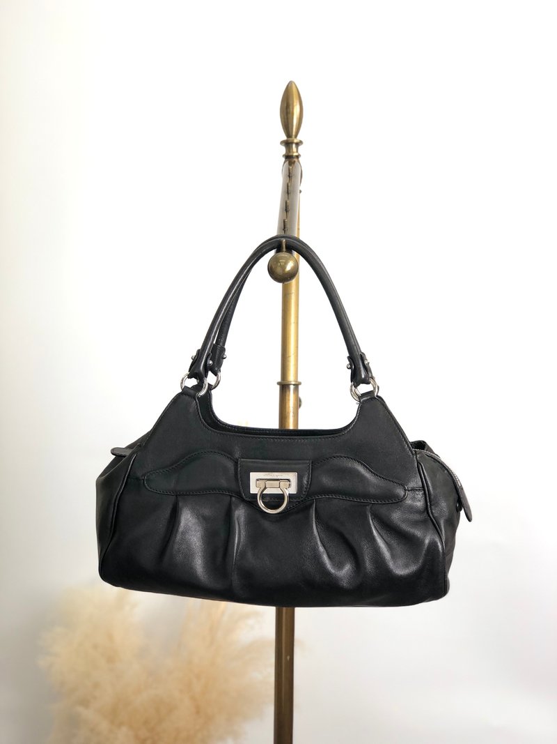 【 日本直送　名牌中古包 】Salvatore Ferragamo サルヴァトーレ フェラガモ ハンドバッグ ブラック ガンチーニ レザー ehywma - 手提包/手提袋 - 真皮 黑色