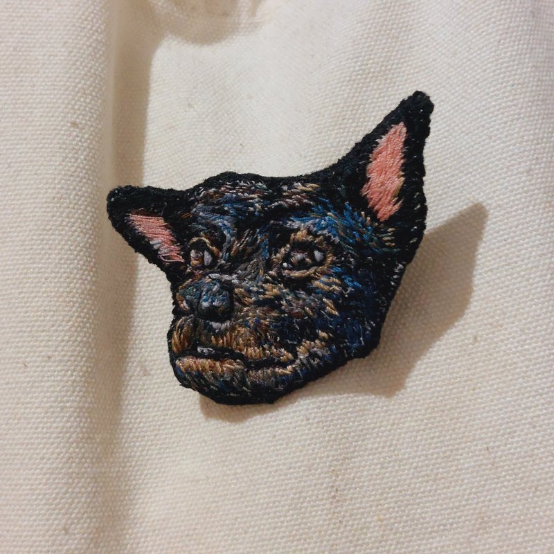 【小作品】 油畫感寵物刺繡別針 / 純手縫肖像・可來圖客製 - 客製化寵物商品 - 繡線 