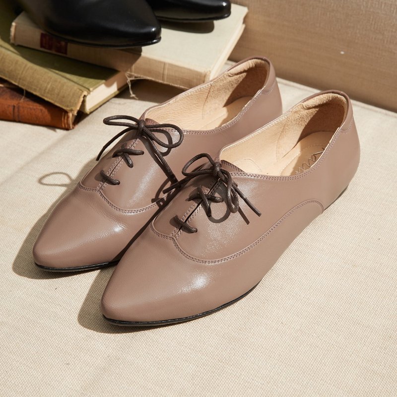 Wheat Pointed Toe Strap Derby Shoes in Leather - Women's Oxford Shoes - Genuine Leather 