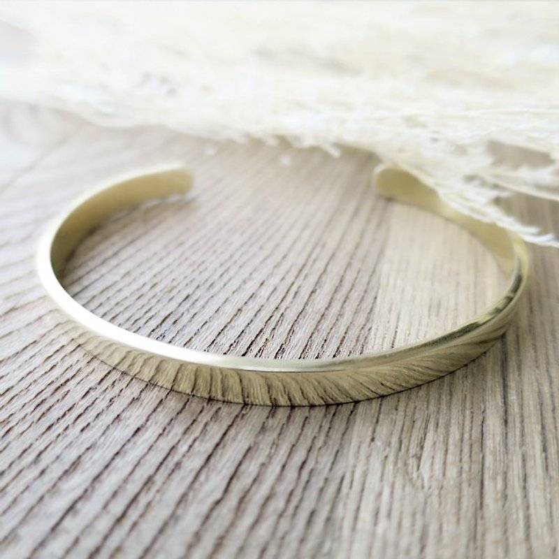 VIIART。簡簡單單-M。素面黃銅手環 | 半開手鐲 - 手鍊/手環 - 其他金屬 金色
