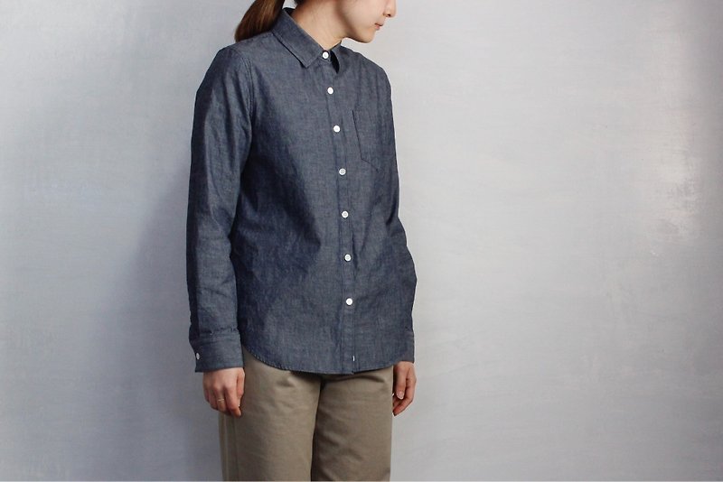 Chambray shirt - เสื้อเชิ้ตผู้หญิง - ผ้าฝ้าย/ผ้าลินิน สีน้ำเงิน