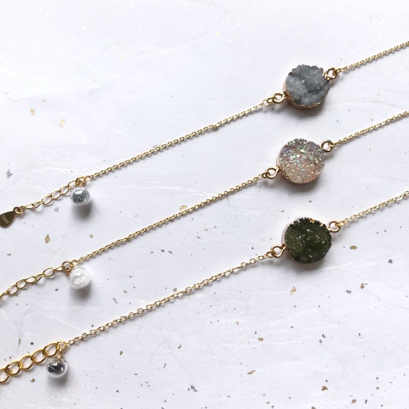 The Stone Collection | Stone with Tiny Bubble Bracelet - สร้อยข้อมือ - แก้ว สีดำ