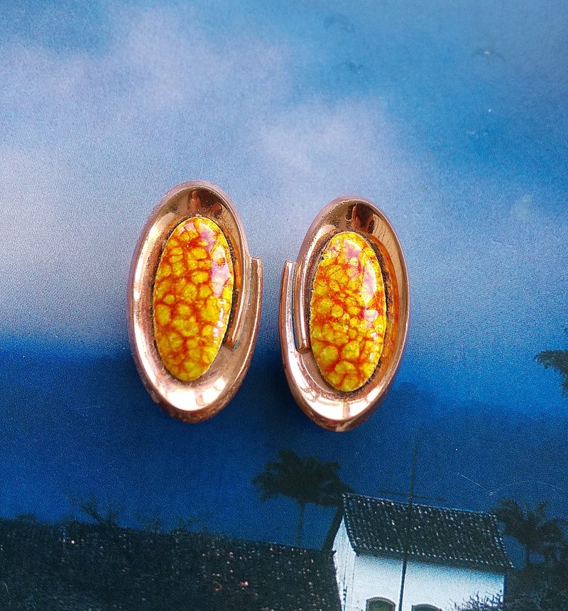 Vintage Jewelry 西洋古董飾品 MATISSE Renoir 對稱黃 夾式耳環 - ต่างหู - วัสดุอื่นๆ สีทอง