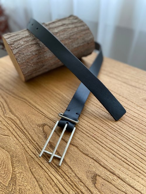 Wanderer Leather Work 植鞣革牛皮純黑皮帶