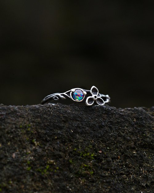 Cobali Treasure Opal ring Ellen | sterling silver flower opal ring | October birthstone opal