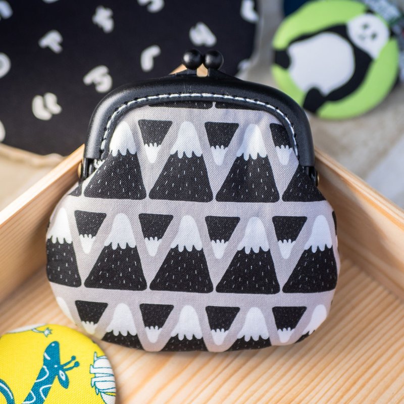 【小黑富士山】零錢包#小口金包#可愛#日系#收納#分類 - 零錢包/小錢包 - 棉．麻 黑色