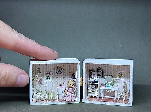 MiniatureClayFlowers Miniature house-a box with a teddy bear. Toy House, Collectible Toy bear