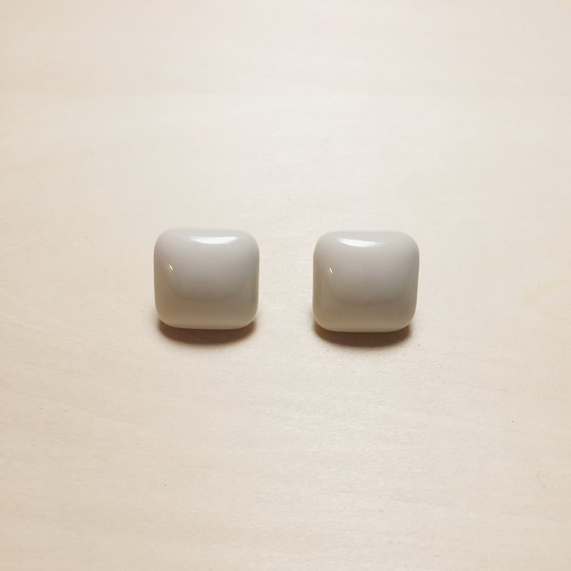 Vintage light brown square diamond earrings - ต่างหู - เรซิน สีกากี