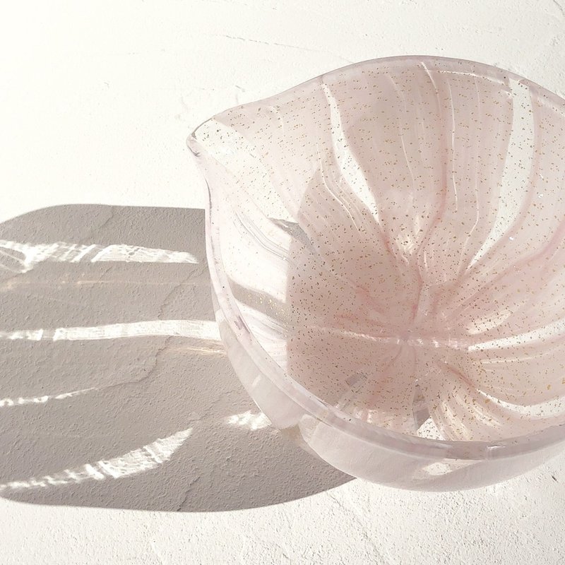 白とピンクのガラス抹茶茶碗　注ぎ口付き、お湯使用可、化粧箱入り - 碗 - 玻璃 粉紅色