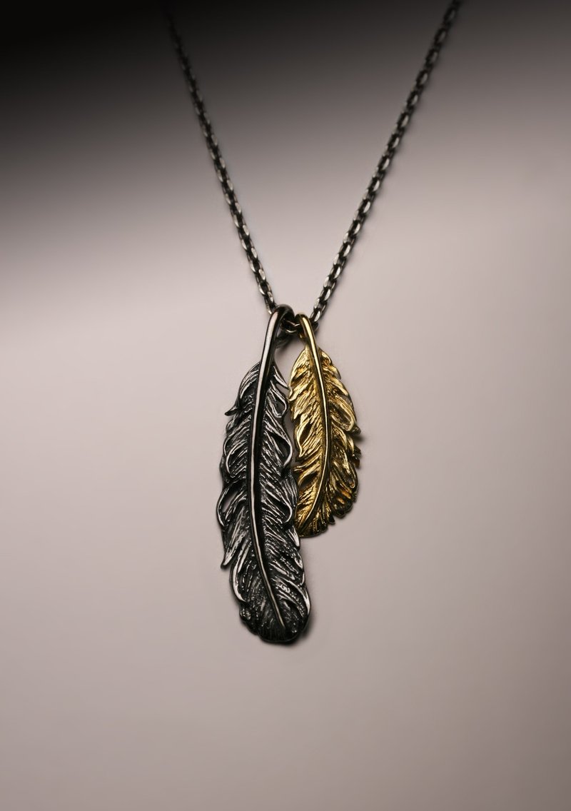 Bronze and Silver Double Feather Pendant Necklace - สร้อยคอ - วัสดุอื่นๆ สีเงิน