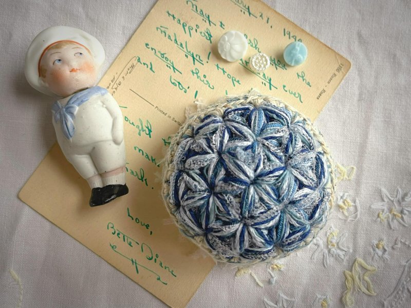 Knitting 生命之花置物籃 - 冬日的湖水 - 居家收納/收納盒/儲物盒 - 棉．麻 藍色
