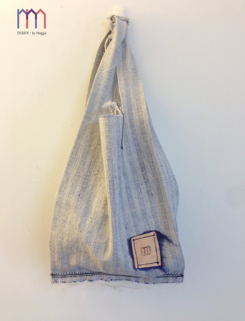 Slow Man Living Bag _S Blue Stripe - กระเป๋าถือ - ผ้าฝ้าย/ผ้าลินิน ขาว