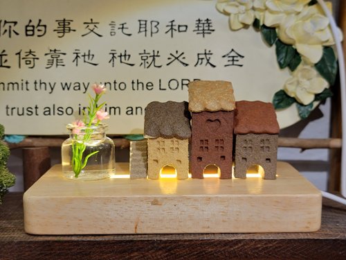小房子裝可愛手作村/BJ Art Village 歐洲鄉村小屋6件組/(3棟小屋+1小樓梯+1玻璃瓶/花+1木座燈)
