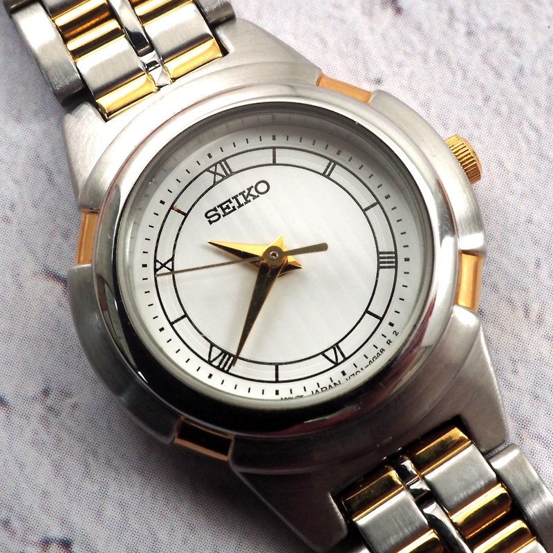 【SEIKO】ヴィンテージ SEIKO 女性用クォーツ腕時計 ドレスウォッチ 23mm ホワイトダイヤル Ref.V701-2K90　日本発送 - 腕時計 - ステンレススチール ホワイト