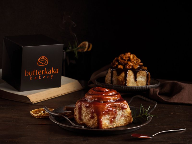 butterkaka bakery American cinnamon roll half half gift box (signature/wine) - เค้กและของหวาน - วัสดุอื่นๆ สีดำ