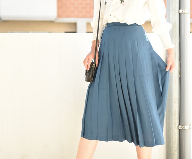 Light blue pleated skirt Clearance