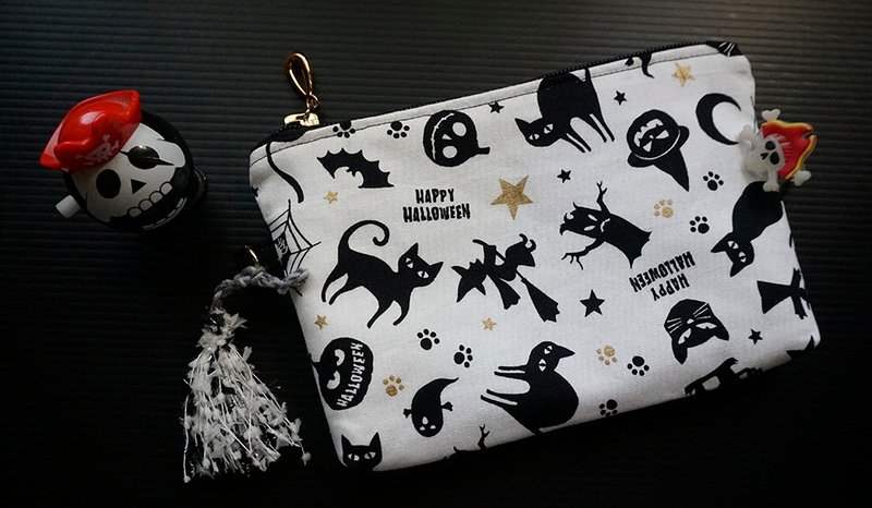 Halloween cosmetic bag small bag storage bag - กระเป๋าเครื่องสำอาง - ผ้าฝ้าย/ผ้าลินิน สีดำ