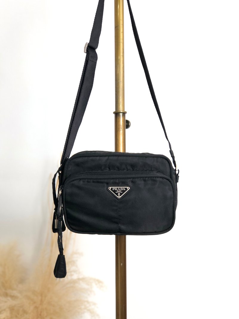 【 日本直送　名牌中古包 】PRADA プラダ ショルダーバッグ ブラック トライアングルロゴ カデナ ブラック vintage ヴィンテージ gdjwks - 側背包/斜背包 - 尼龍 黑色