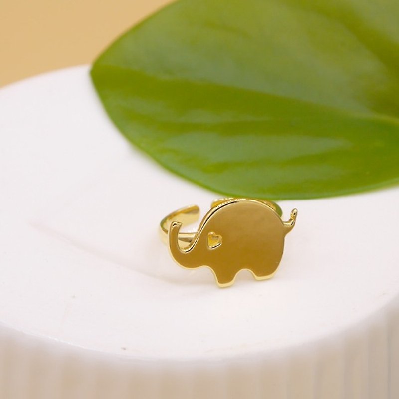 Handmade Little Elephant Ring - 18K gold plated on brass Little Me by CASO - 戒指 - 其他金屬 金色