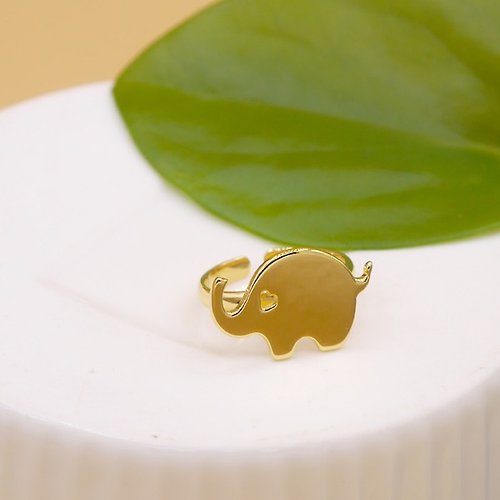 CASO JEWELRY Handmade Little Elephant Ring - 18K gold plated on brass Little Me by CASO